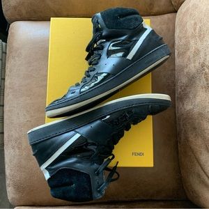 💯 AUTH FENDI Shoes size 8